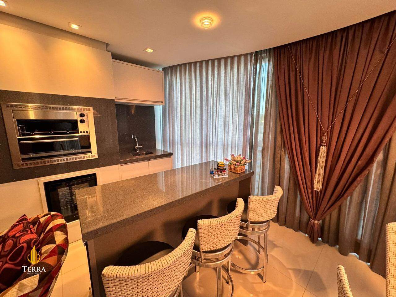 Le Majestic Residence Apartamento com 3 quartos, Centro: 