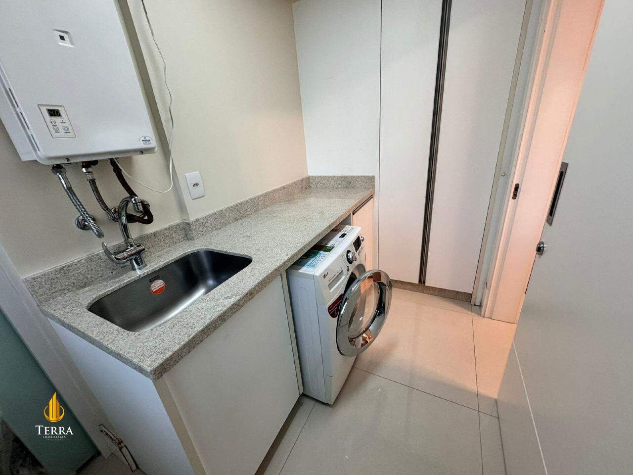 Le Majestic Residence Apartamento com 3 quartos, Centro: 