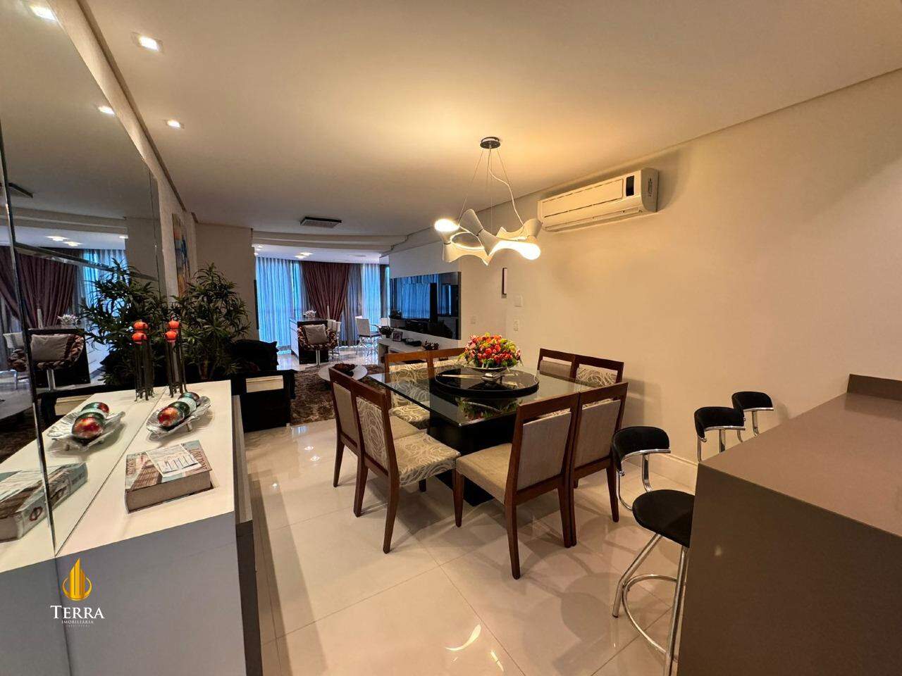 Le Majestic Residence Apartamento com 3 quartos, Centro: 