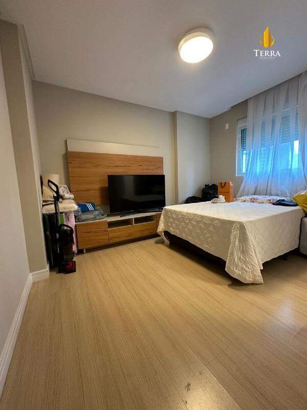 Edificio Sun Place Apartamento com 4 quartos, Centro: 