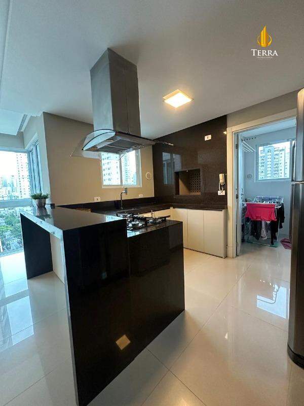 Edificio Sun Place Apartamento com 4 quartos, Centro: 