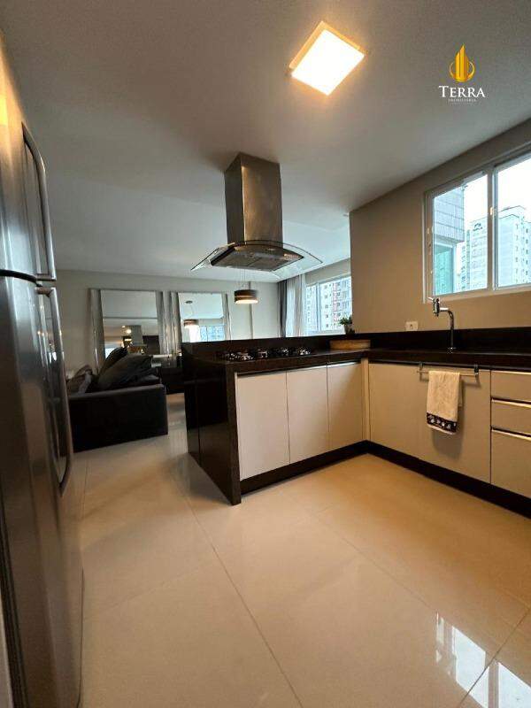 Edificio Sun Place Apartamento com 4 quartos, Centro: 