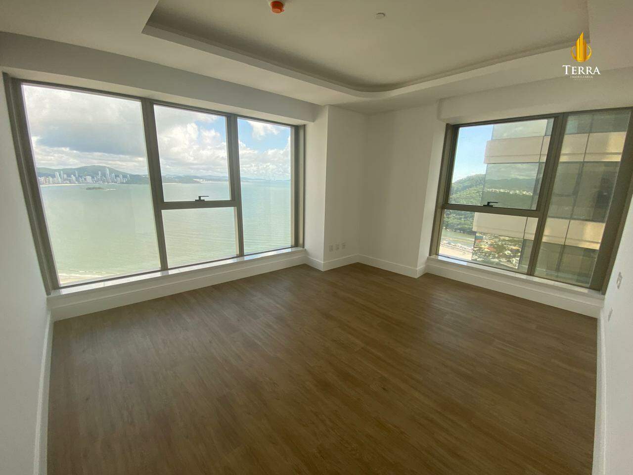 Yachthouse By Pininfarina Apartamento com 4 quartos, Centro: 