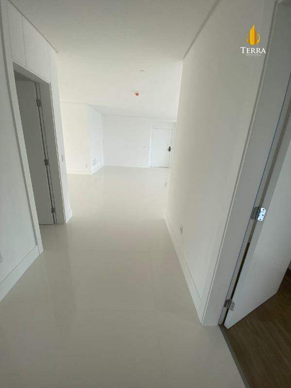 Yachthouse By Pininfarina Apartamento com 4 quartos, Centro: 