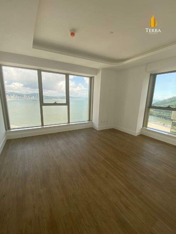 Yachthouse By Pininfarina Apartamento com 4 quartos, Centro: 