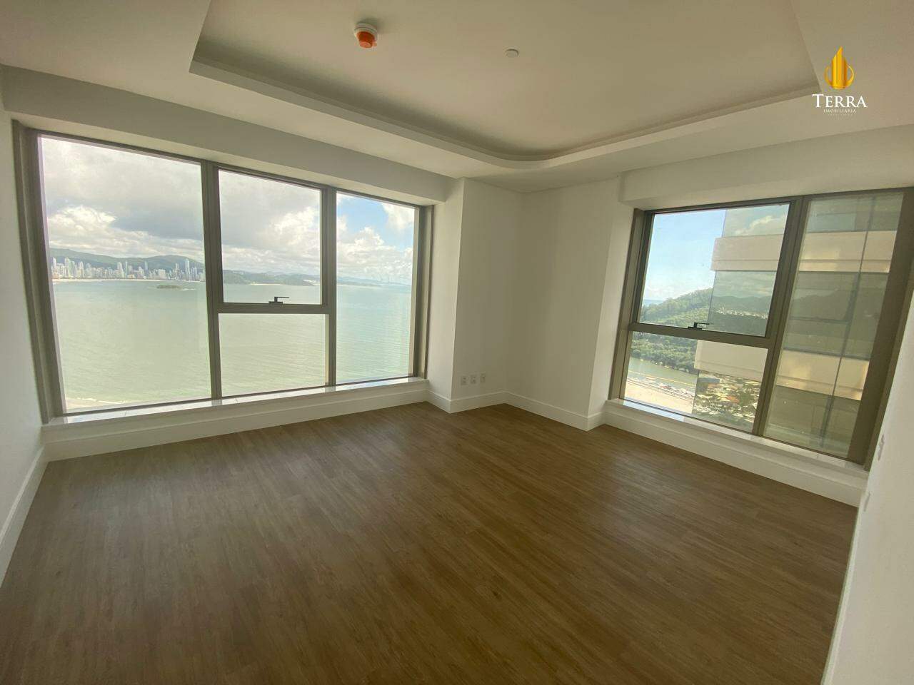Yachthouse By Pininfarina Apartamento com 4 quartos, Centro: 