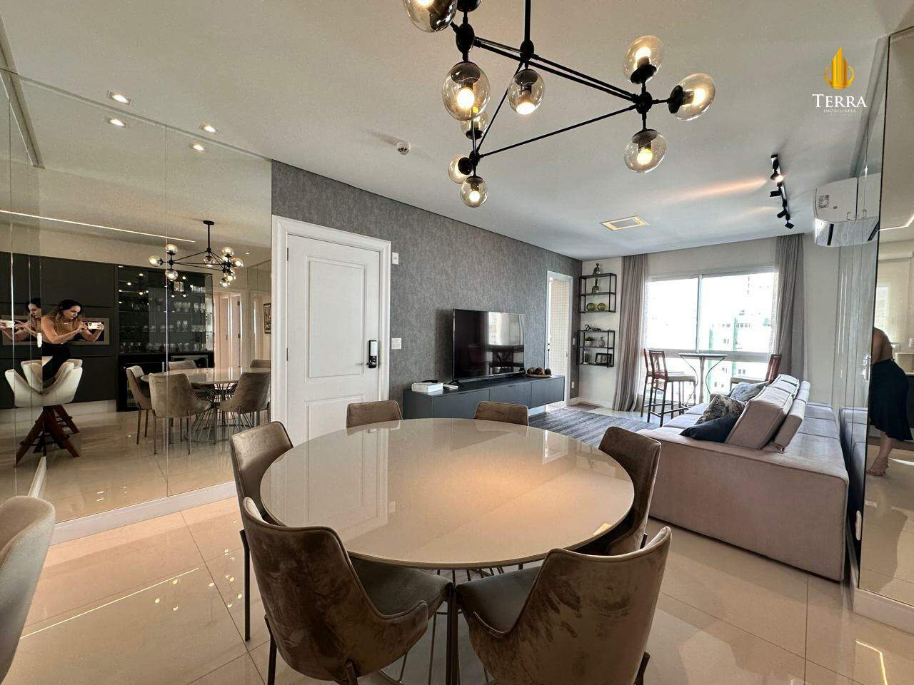 Edifício Serendipity Village Apartamento com 3 quartos, Centro: 