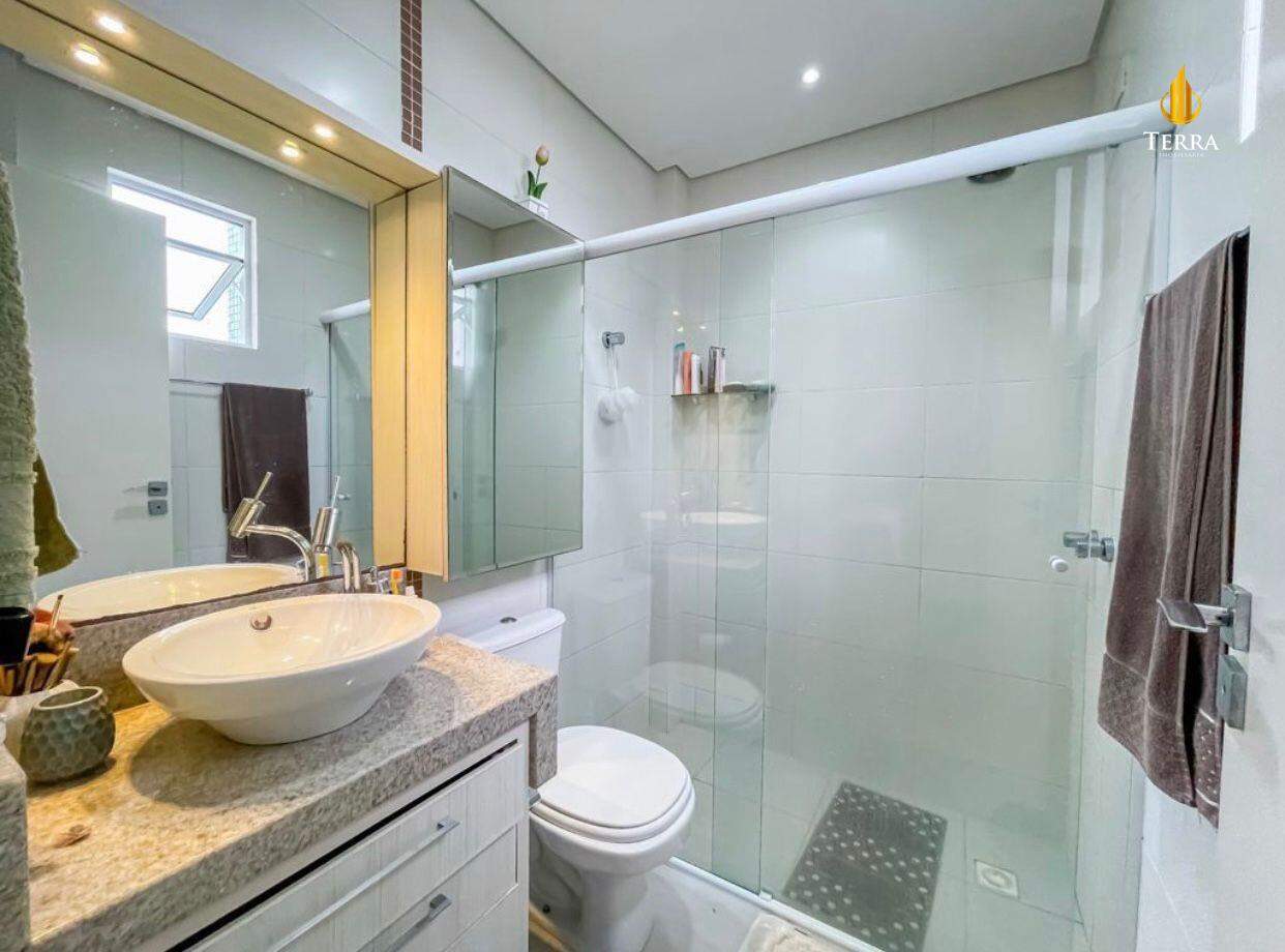 Edifício Bora Bora Apartamento com 2 quartos, Praia Brava: 