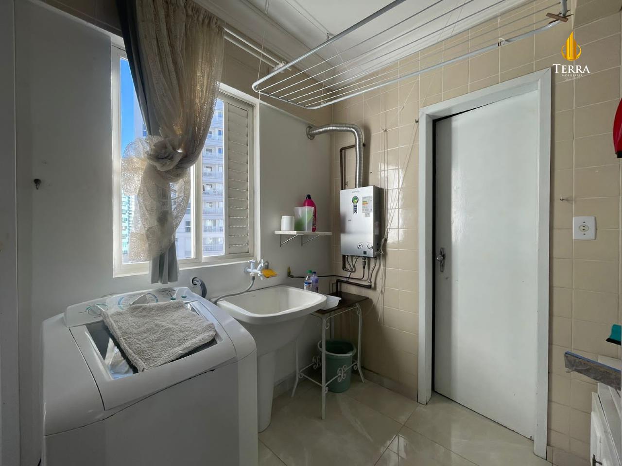 Edifício Paris Apartamento com 3 quartos, Centro: