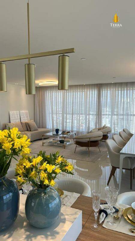 Edifício Epic Tower Apartamento com 4 quartos, Centro: 