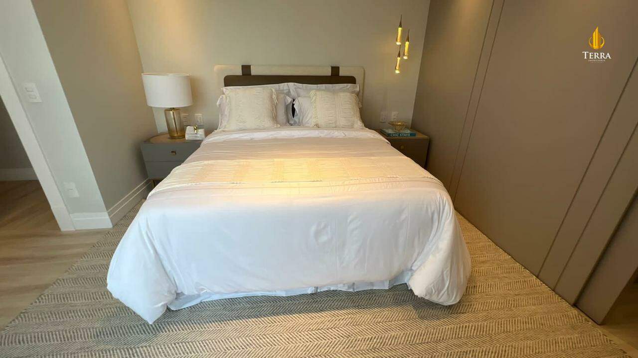 Edifício Epic Tower Apartamento com 4 quartos, Centro: 
