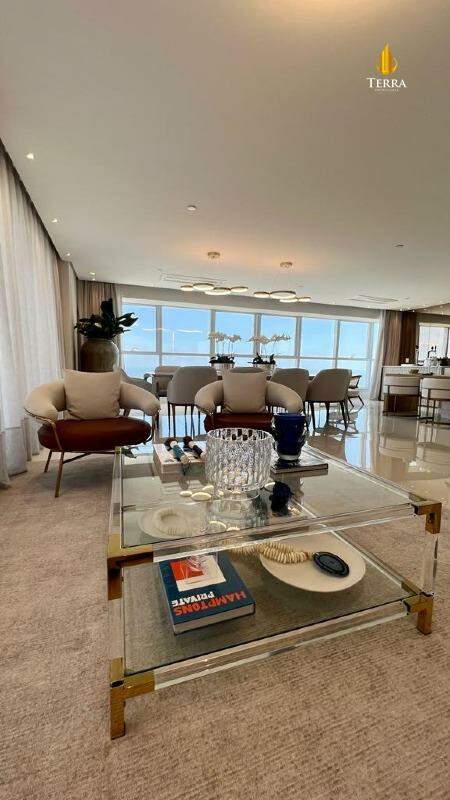 Edifício Epic Tower Apartamento com 4 quartos, Centro: 