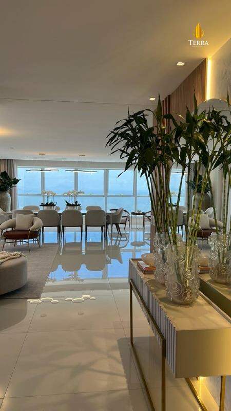 Edifício Epic Tower Apartamento com 4 quartos, Centro: 