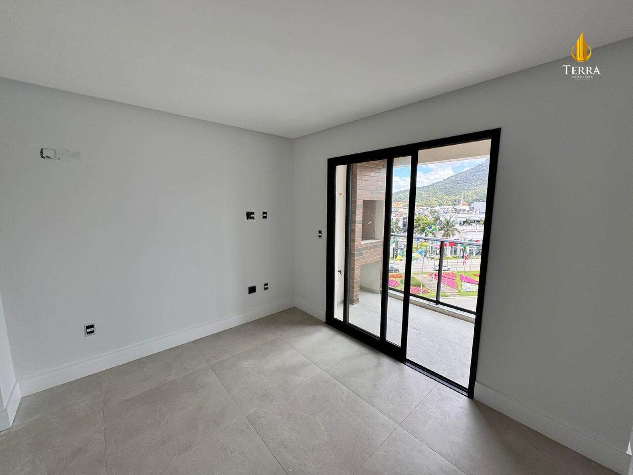 Apartamento com 2 quartos, Centro: 