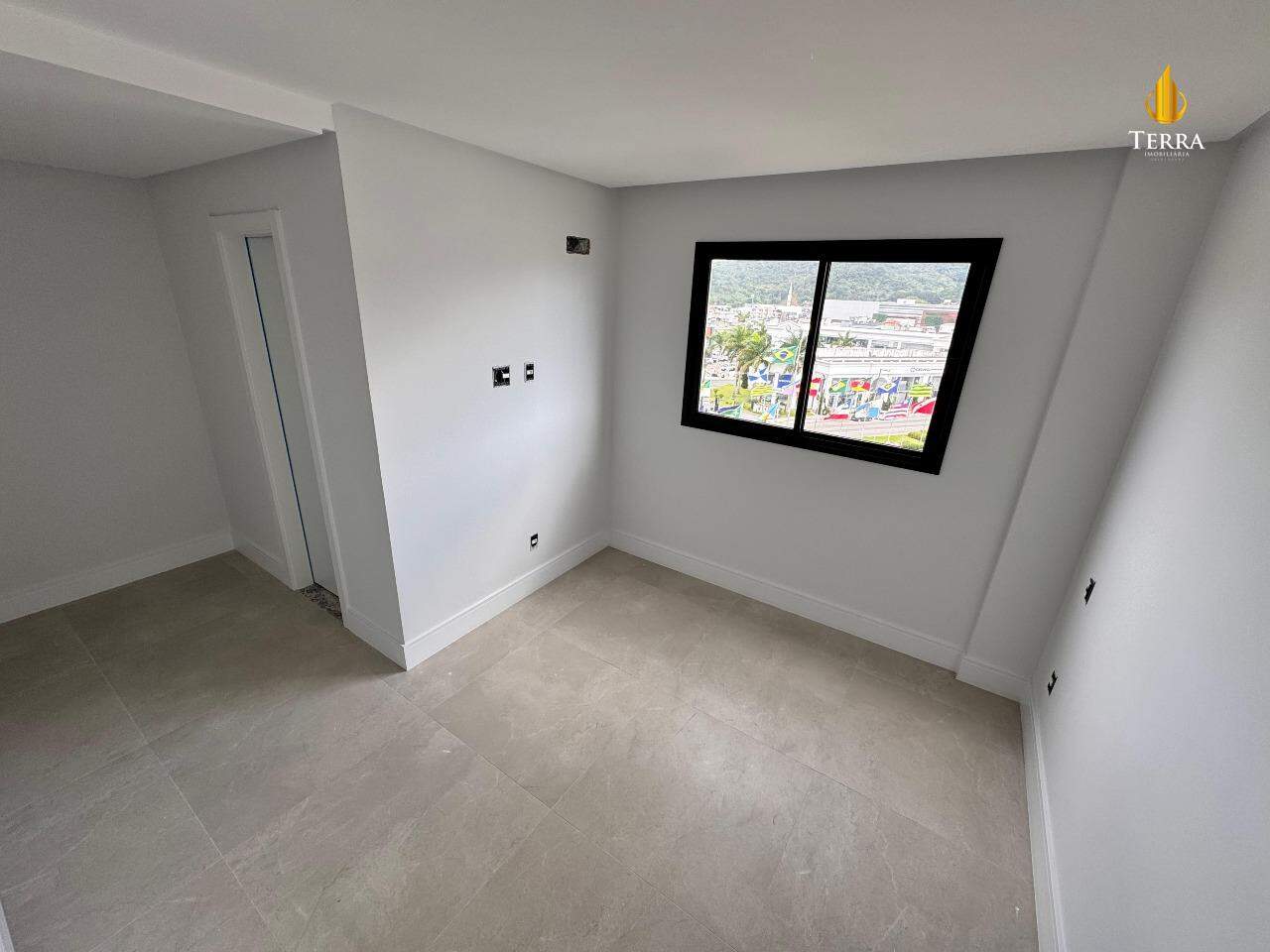 Aventura Residence Apartamento com 2 quartos, Centro: 