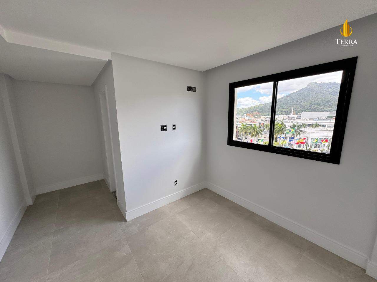 Aventura Residence Apartamento com 2 quartos, Centro: 