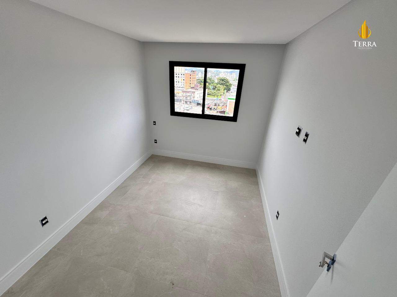 Aventura Residence Apartamento com 2 quartos, Centro: