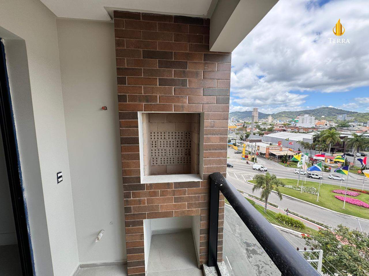 Aventura Residence Apartamento com 2 quartos, Centro: 