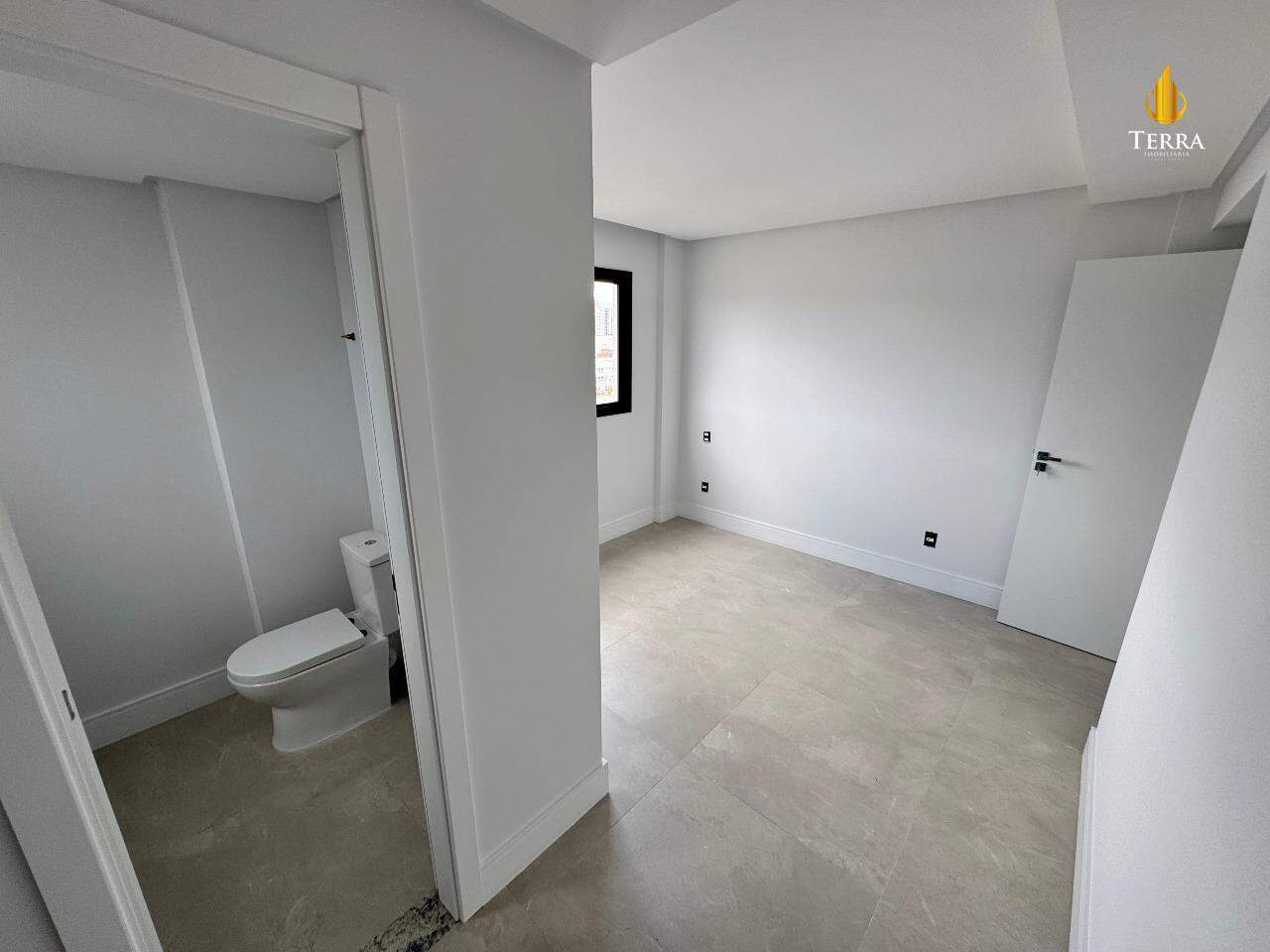 Aventura Residence Apartamento com 2 quartos, Centro: 