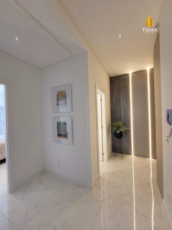  Florence Garden Residence Apartamento com 4 quartos, Centro: 