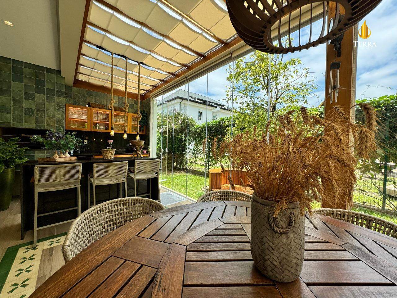 Condomínio Riverside Casa em Condomínio com 4 quartos, Rio do Meio: 