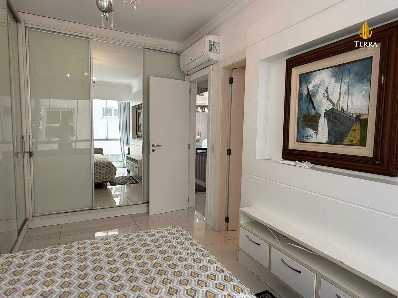  Edifício Constante Apartamento com 4 quartos, Centro: 