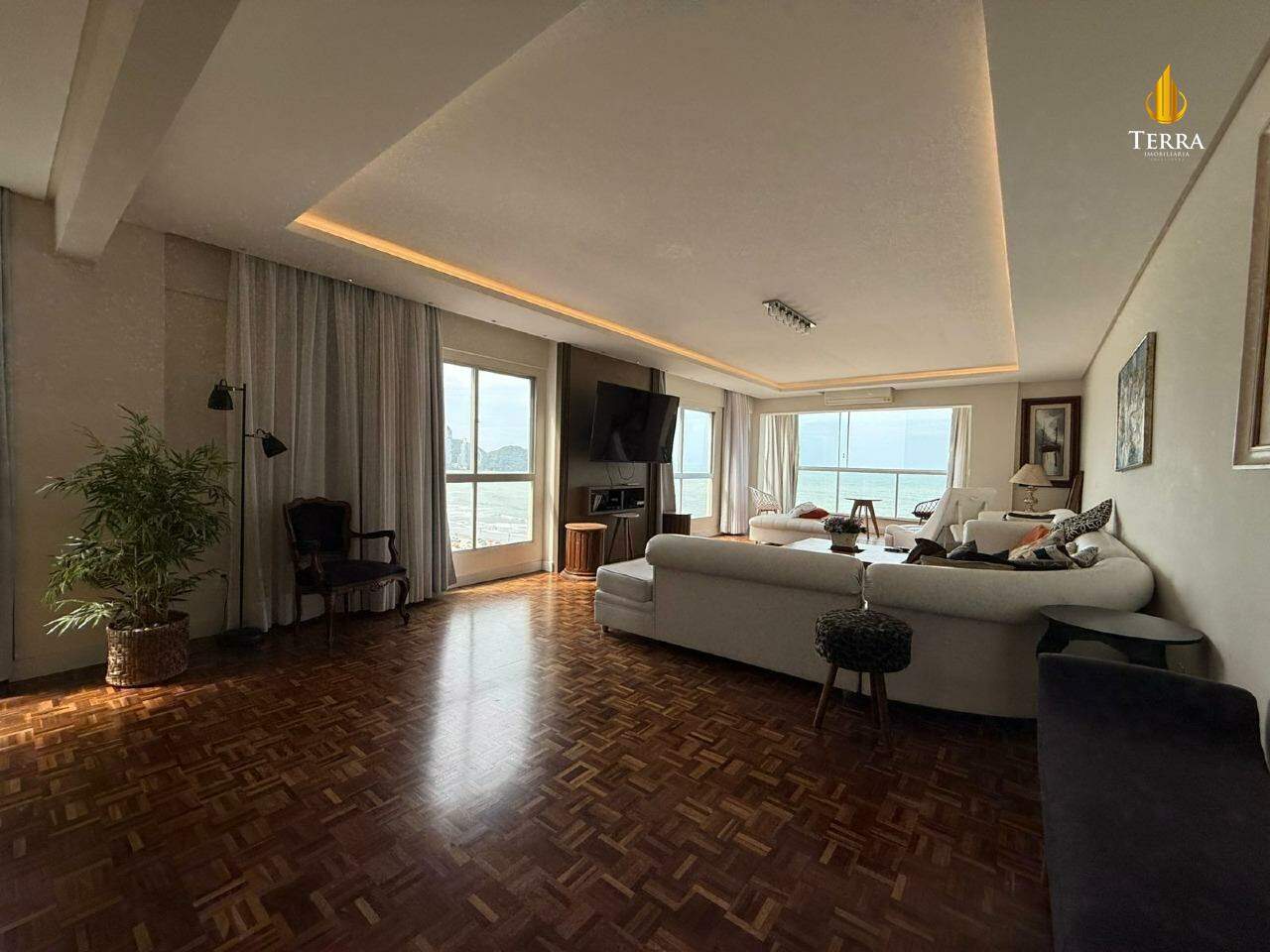  Edifício Constante Apartamento com 4 quartos, Centro: 