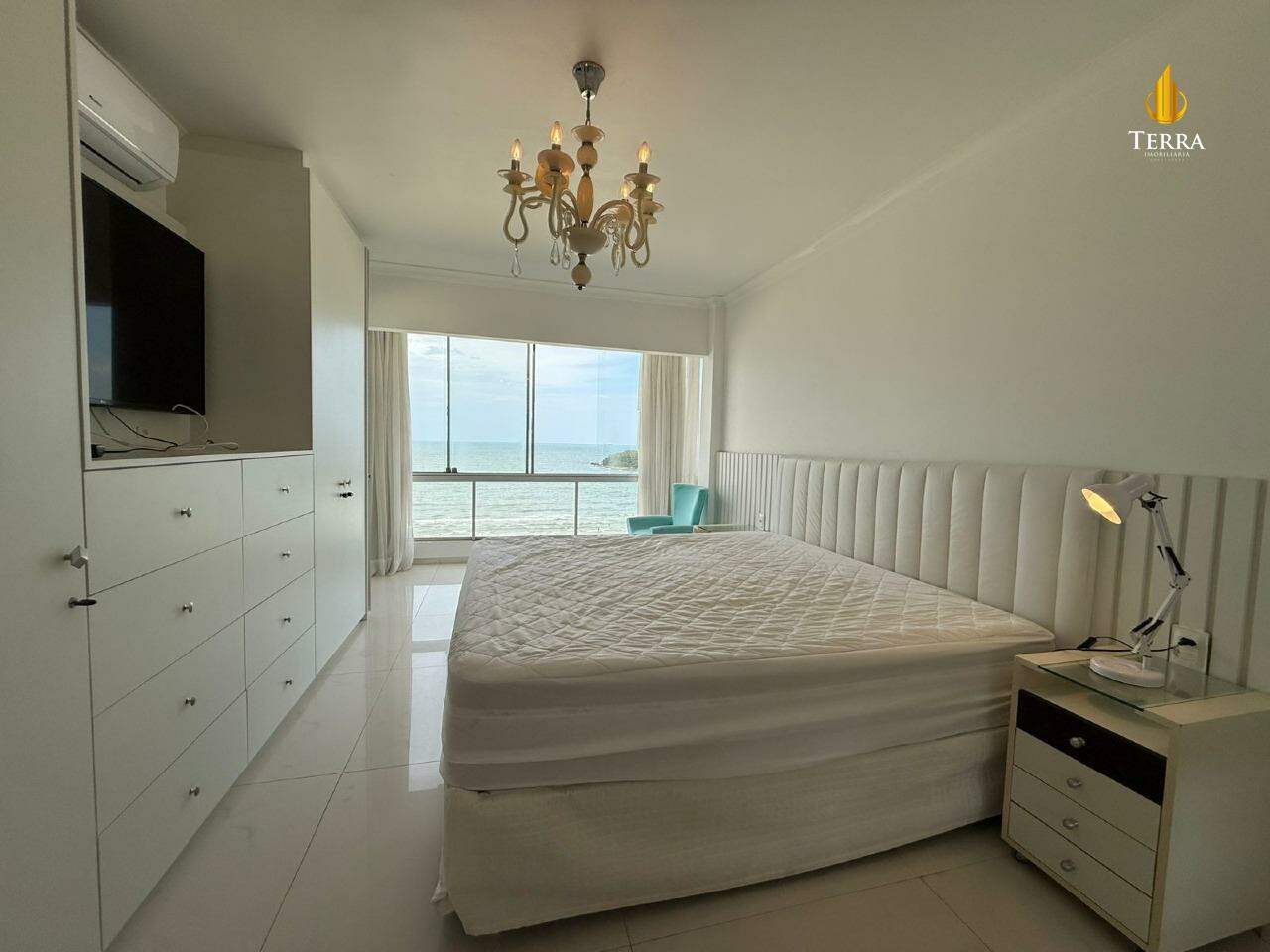  Edifício Constante Apartamento com 4 quartos, Centro: 