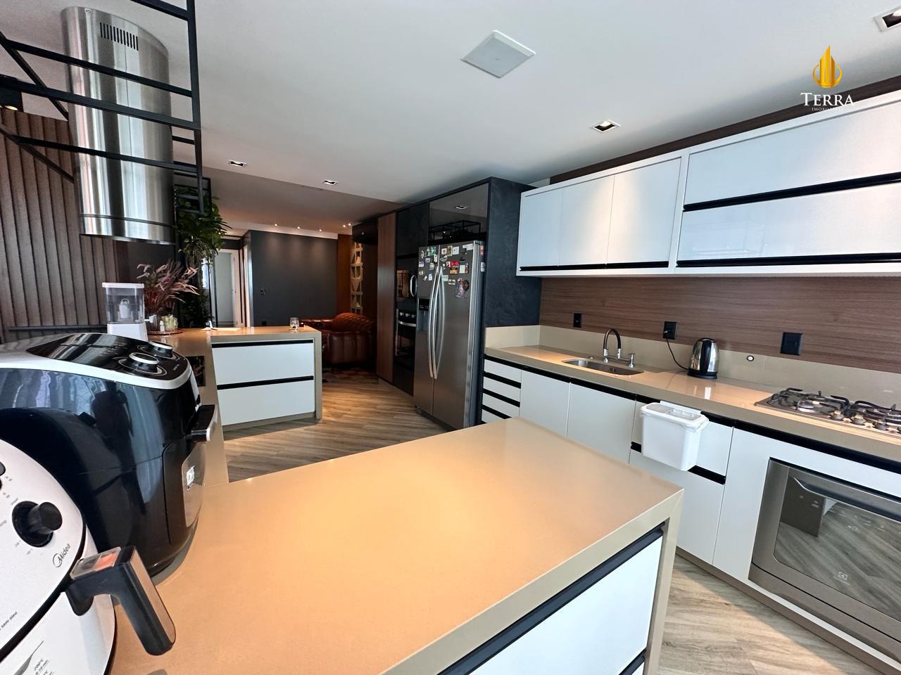 Edifício Marina Residence Apartamento com 3 quartos, Centro: 