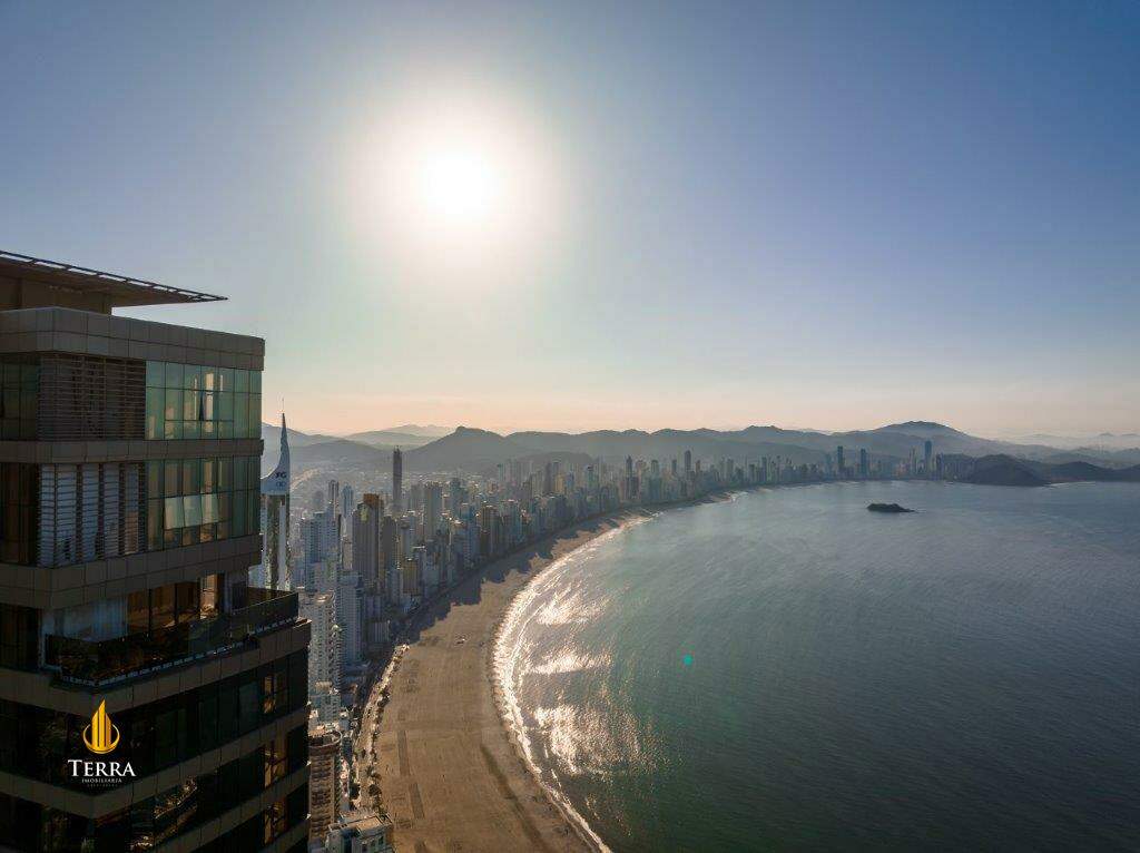 Yachthouse By Pininfarina Apartamento com 4 quartos, Centro: 