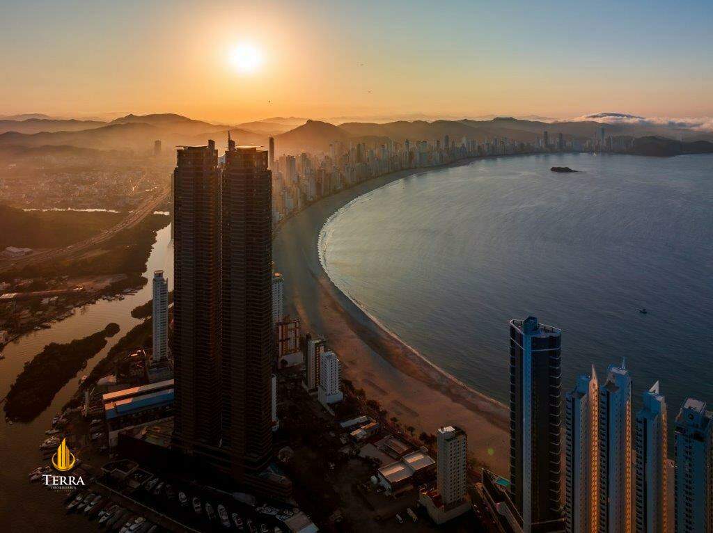 Yachthouse By Pininfarina Apartamento com 4 quartos, Centro: 