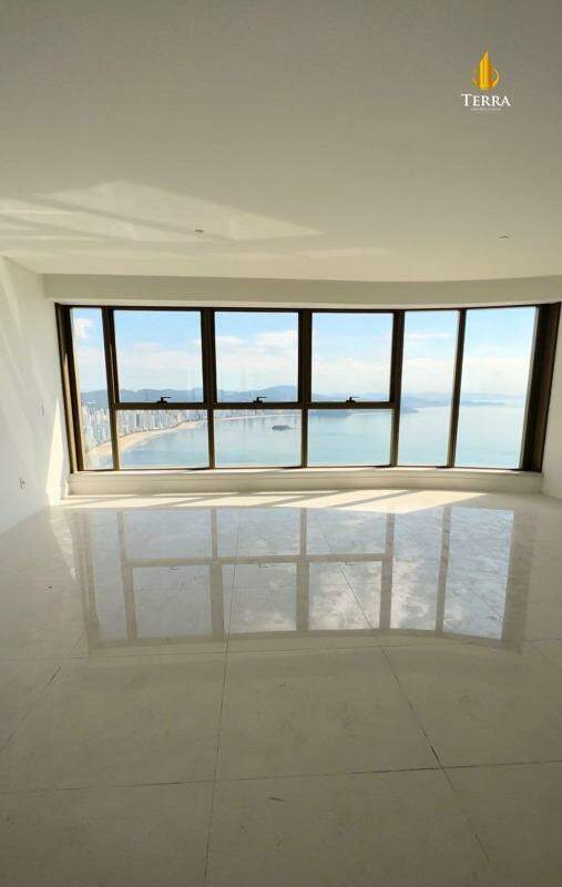 Yachthouse By Pininfarina Apartamento com 4 quartos, Centro: 