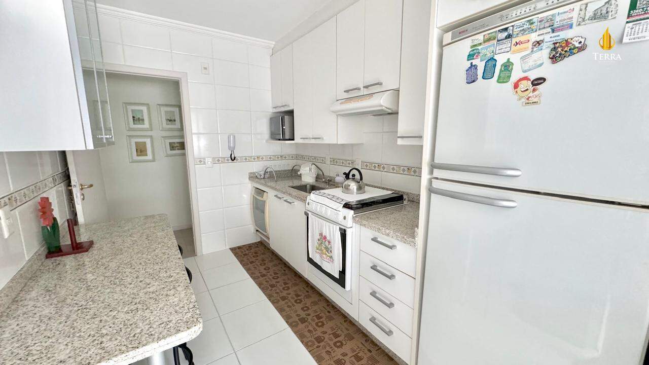 Edifício Saint Tropez Apartamento com 3 quartos, Centro: 