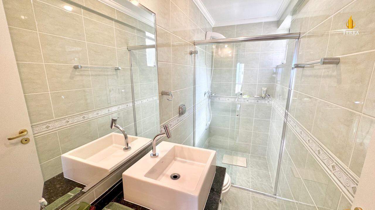 Edifício Saint Tropez Apartamento com 3 quartos, Centro: 
