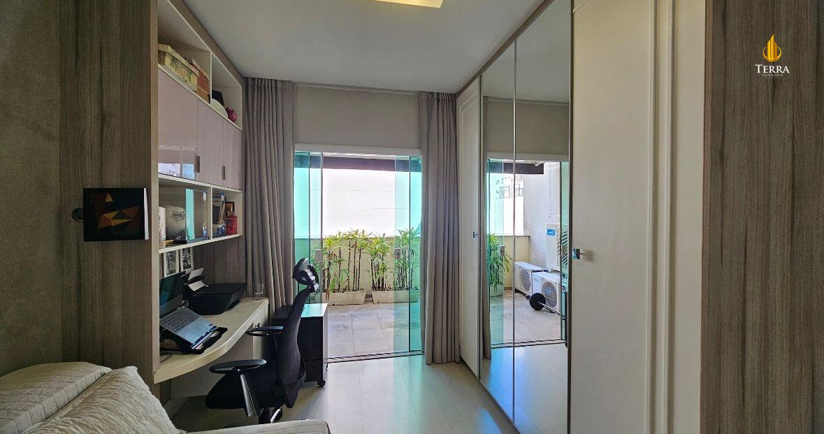 Edifício Chateau Versalles Apartamento com 3 quartos, Centro: 