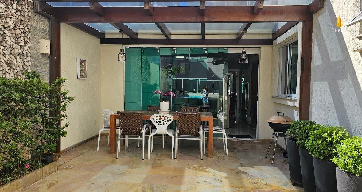 Edifício Chateau Versalles Apartamento com 3 quartos, Centro: 