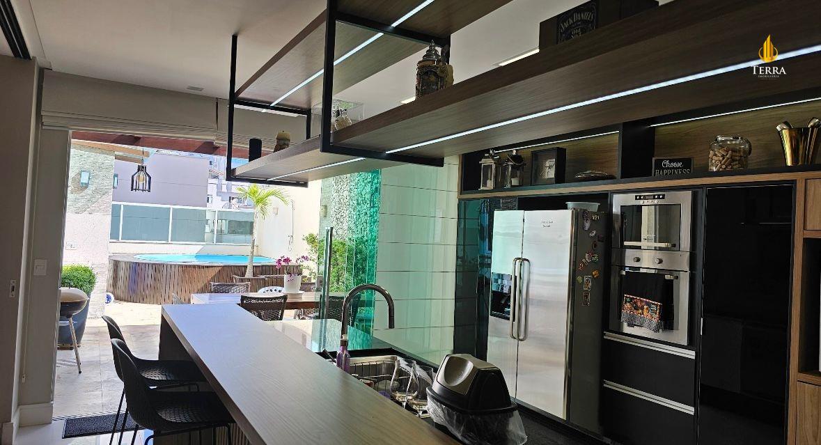 Edifício Chateau Versalles Apartamento com 3 quartos, Centro: 