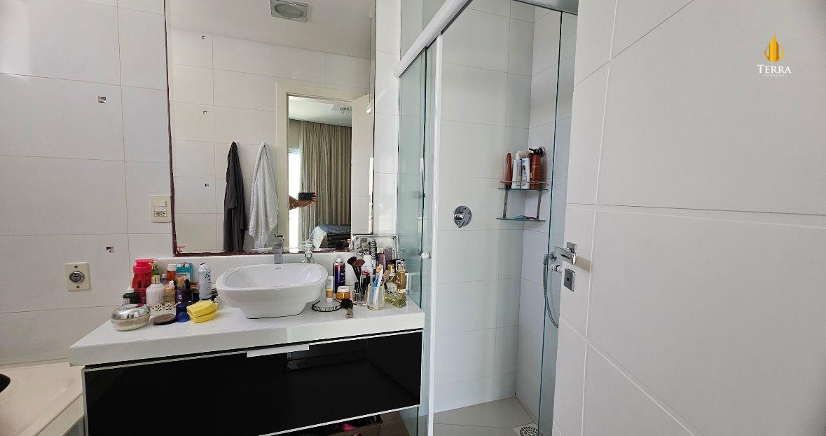 Edifício Chateau Versalles Apartamento com 3 quartos, Centro: 