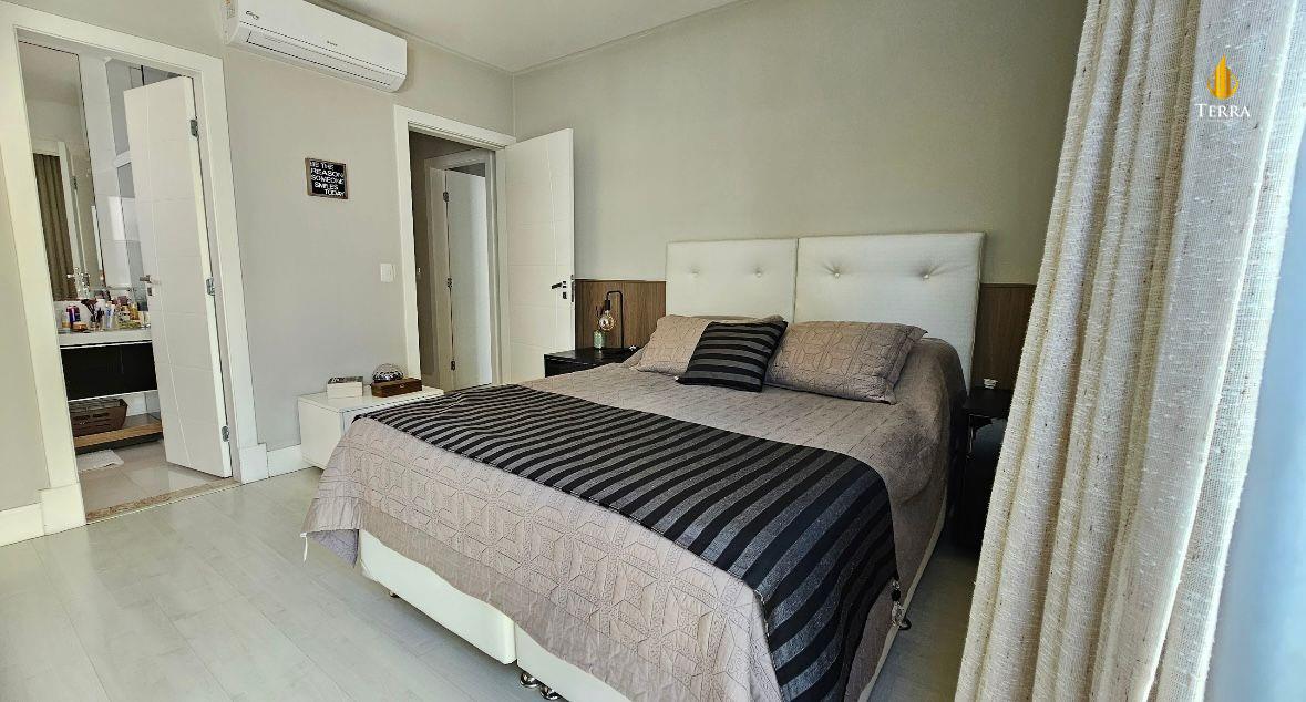 Edifício Chateau Versalles Apartamento com 3 quartos, Centro: 