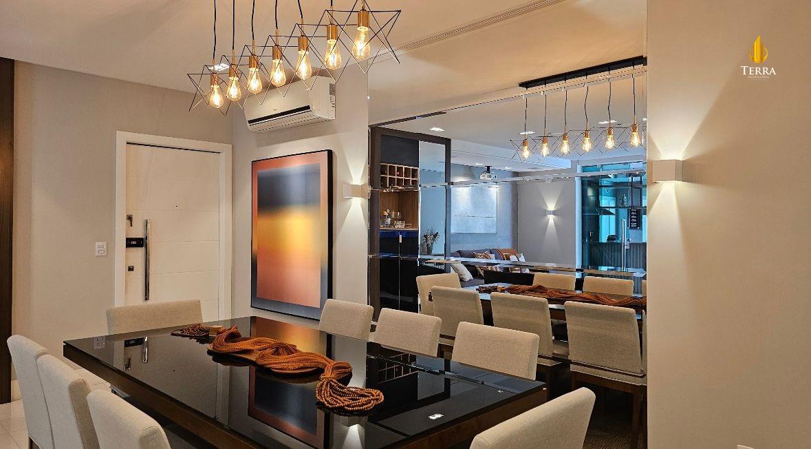 Edifício Chateau Versalles Apartamento com 3 quartos, Centro: 