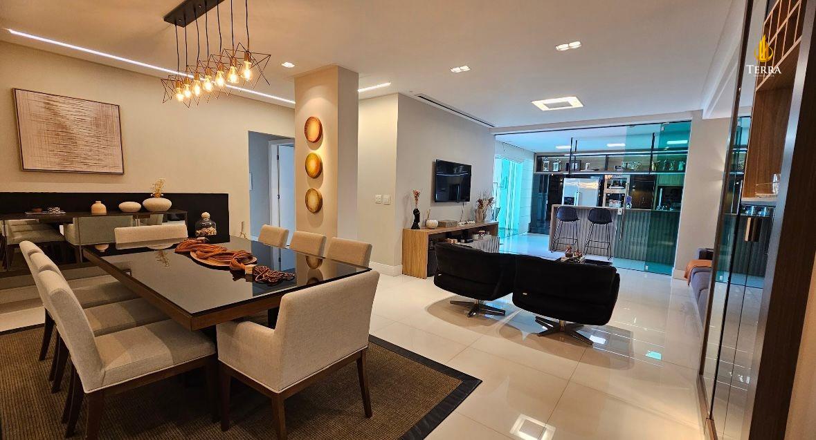 Edifício Chateau Versalles Apartamento com 3 quartos, Centro: 