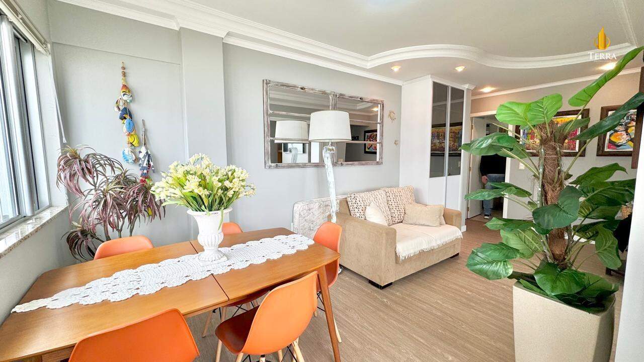 Edifício Alice Apartamento com 2 quartos, Centro: 