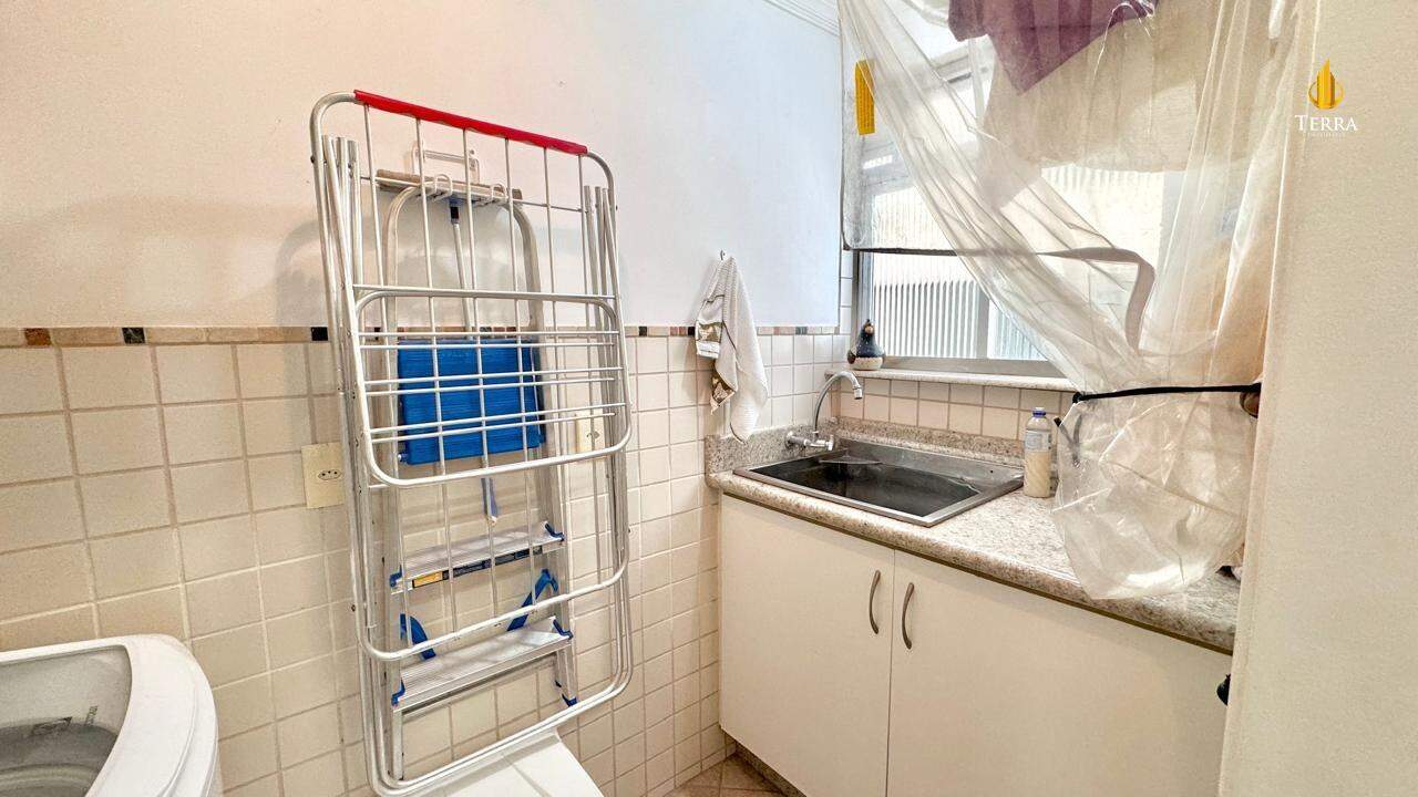Edifício Alice Apartamento com 2 quartos, Centro: 