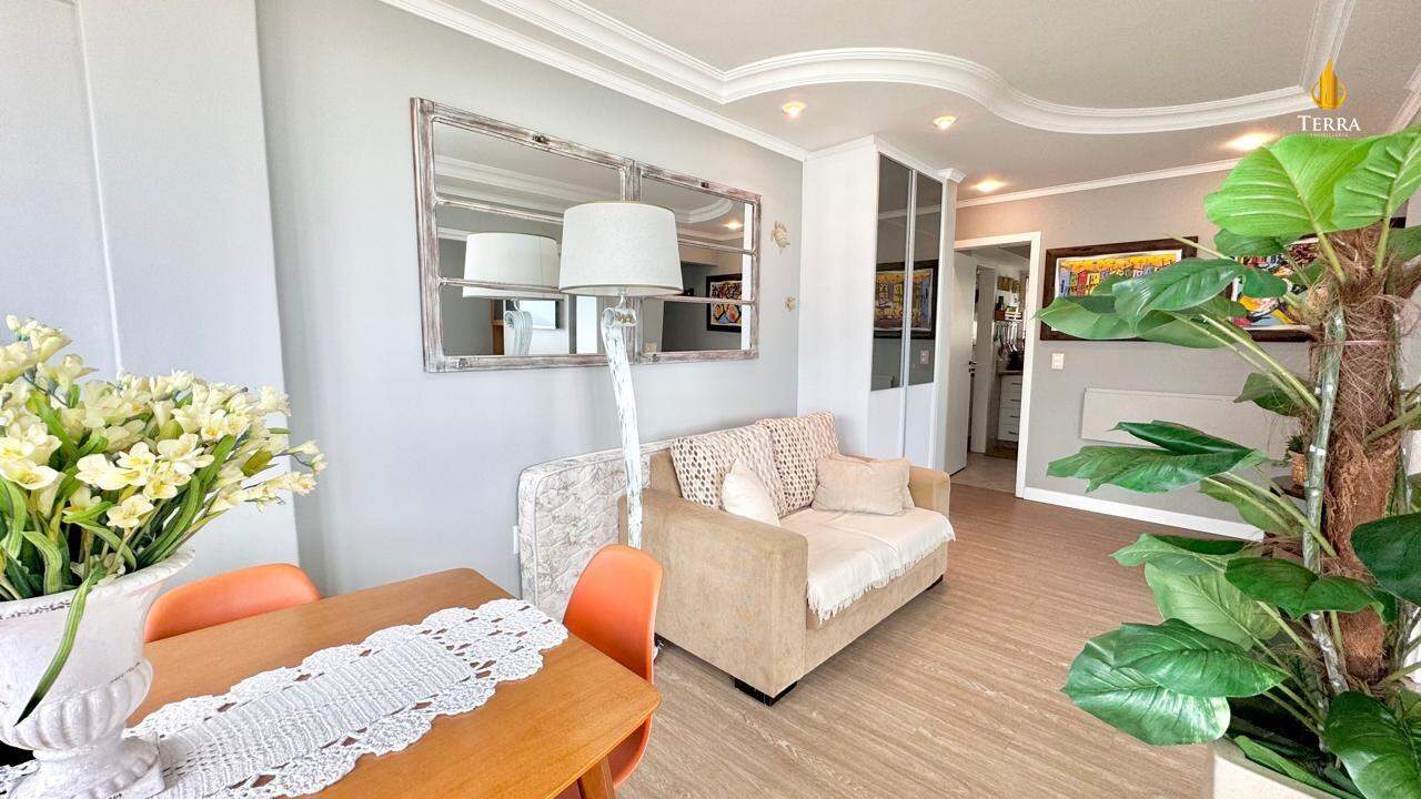 Edifício Alice Apartamento com 2 quartos, Centro: 