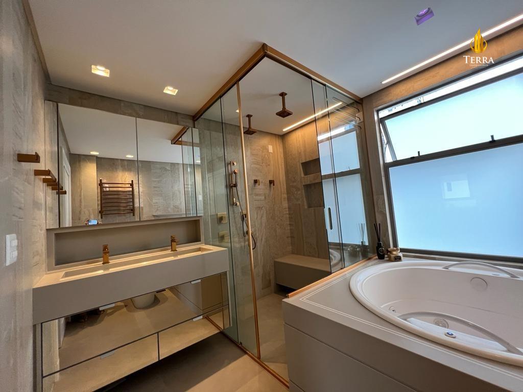 Privilege Residence Apartamento com 3 quartos, Centro: 