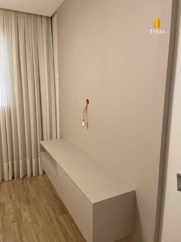 Falcon Tower Apartamento com 3 quartos, Centro: 