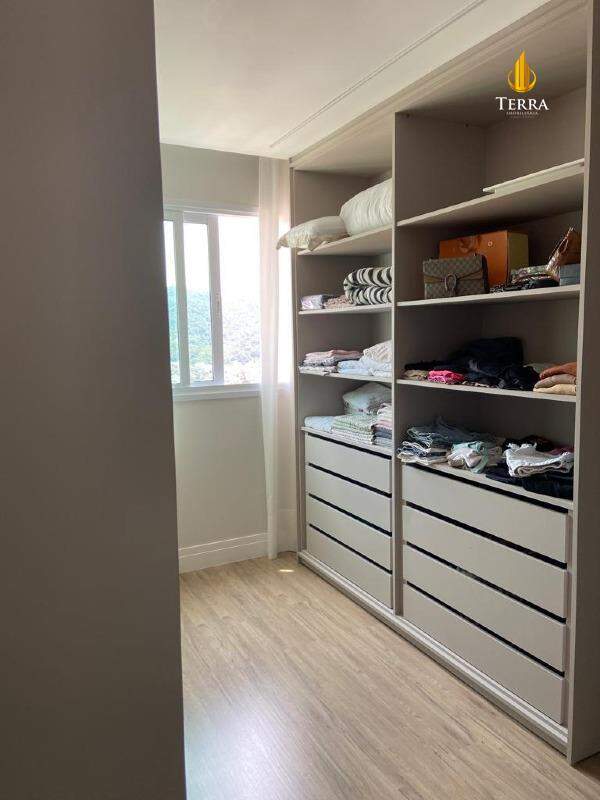 Falcon Tower Apartamento com 3 quartos, Centro: 