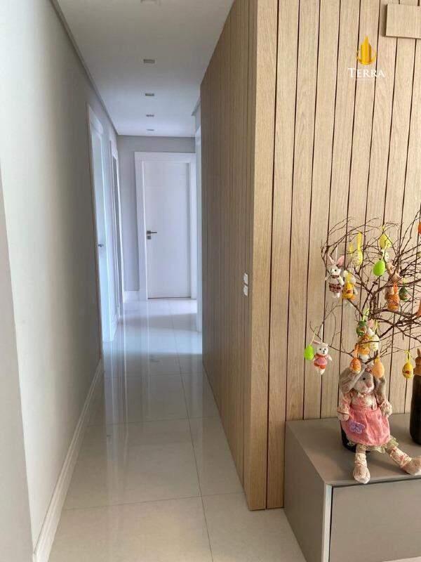 Falcon Tower Apartamento com 3 quartos, Centro: 