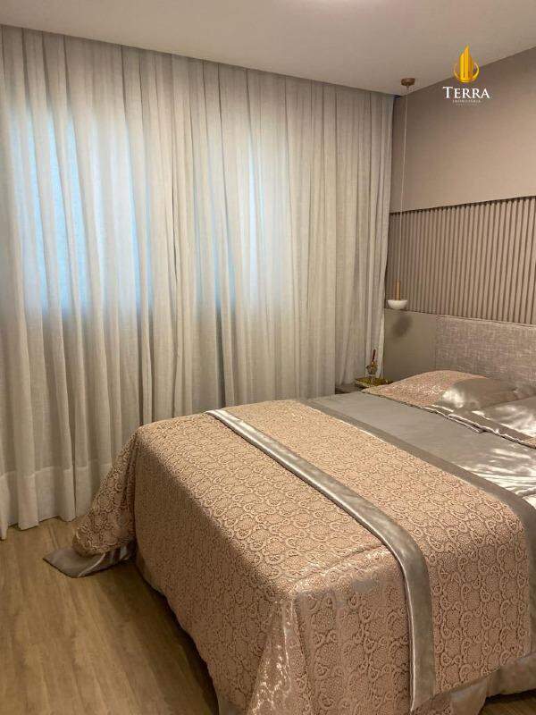 Falcon Tower Apartamento com 3 quartos, Centro: 