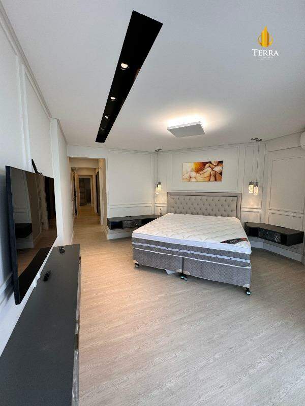  Edifício Theiss Heim Residence Apartamento com 4 quartos, Centro: 